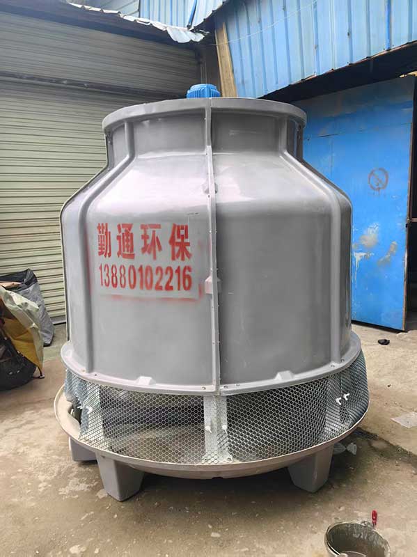 成都60T玻璃钢冷却塔整塔发货
